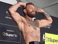 фото - Макгрегор и Холлоуэй прошли взвешивание перед UFC 329: результаты и видео