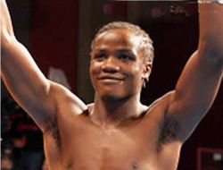 фото - Кассим Оума сломал Джои Гилберта