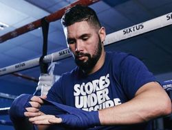 фото - Беллью: Проснулся с ощущениями 85-летнего, рука — как фиолетовая подушка