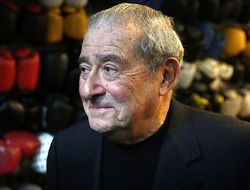 фото - Боб Арум запланировал бой Теренса Кроуфорда и Джоша Тейлора: подробности