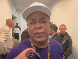 фото - Экс-тренер Усика: «Там был легальный удар Дюбуа, нельзя капу натягивать до сисек»