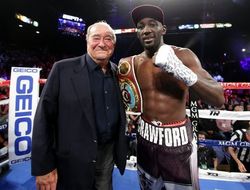 фото - Арум обязан выплатить экс-промоутеру Кроуфорда полмиллиона долларов США