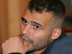 фото - Кико Мартинес и Ходзуми Хасегава подписали контракт на бой