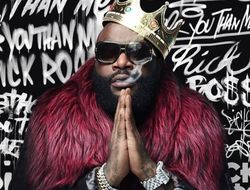 фото - Новый скандал Броунера: боксёра остановили ночью за рулём расстрелянного авто