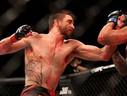 фото - UFC Fight Night в Бразилии: Кондит остановил Алвеша