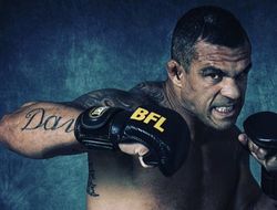 фото - Роя Джонса вызвал на боксёрский поединок легендарный боец ММА