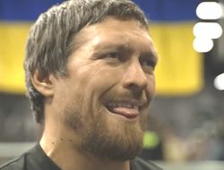 фото - Видео дня. Усик перекривлял знаменитый трэшток Фьюри