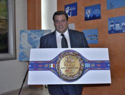 фото - Передумал: «уникальный» пояс Головкина−Альвареса достанется казахстанцу 