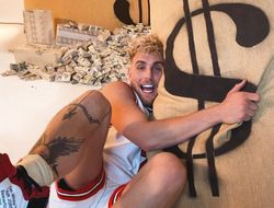 фото - Звёздный ютубер Джейк Пол против ветерана UFC – призрака из мультиков об ММА