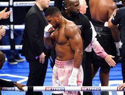 фото - Автор книги о Мухаммеде Али дал совет Джошуа и получил жёсткий ответ