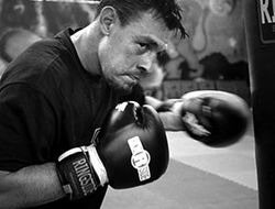 фото - Роберт Герреро хочет ещё один бой с Флойдом Мэйуэзером