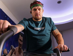 фото - Ломаченко добрым утром, Усик фокусируется на тренажёре, постер реванша Поветкин-Уайт — соцсети 