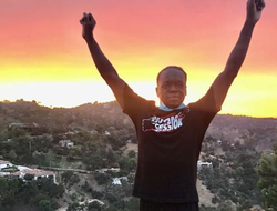 фото - Валуев о бое Усик–Чисора, Фьюри размахивает кулаками, Бивол накачал «грудак» и «крылья» — соцсети 