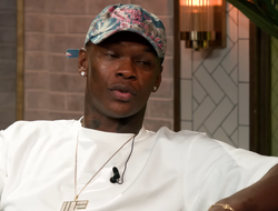 фото - Адесанья о том, когда планирует завершить карьеру