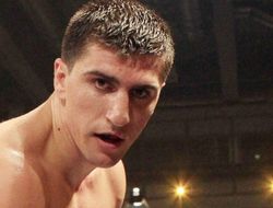 фото - Марко Хук бросил перчатку Беллью: Разнесу его в клочья!