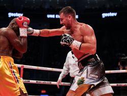 фото - Александр Гвоздик — Адонис Стивенсон: видео лучших моментов от vRINGe.com