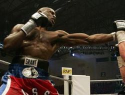 фото - (Видео) Стив Каннингхэм победил Энада Личину