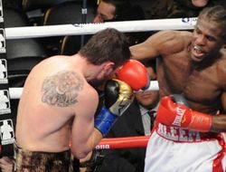 фото - Первое поражение Хитрова: Алим остановил Евгения