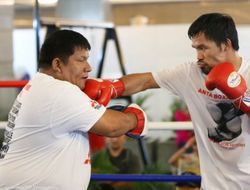 фото - Тренер Пакьяо: А вы сами попробуйте убедить сенатора-чемпиона завершить карьеру