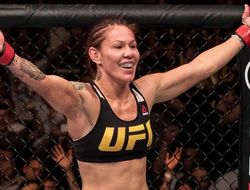 фото - UFC 219: Жустино отстояла титул, победив Холм