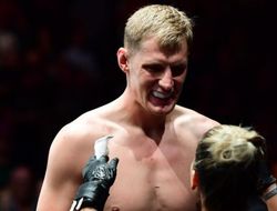 фото - UFC в Москве. Александр Волков победил Грега Харди