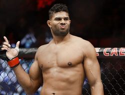 фото - UFC: Алистар Оверим быстро забил Сергея Павловича