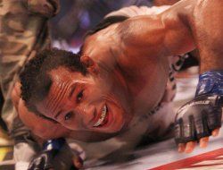 фото - UFC Fight Night 36: «Жакаре» Соуза победил Фрэнсиса Кармона