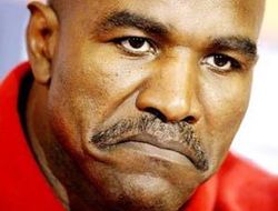 фото - Эвандер Холифилд готов драться с Зимнохом за $250 тысяч