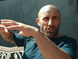 фото - Похоже, нокаут от Махачева не прошёл без последствий — Топурия