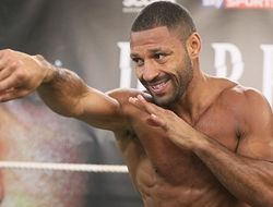 фото - Келл Брук о претенденте Спенсе: Ну, Джефф Лэйси тоже ехал в Англию небитым