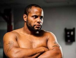 фото - Бой Кормье и Густафссона возглавит UFC 192