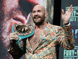 фото - Не удивлюсь, если Фьюри подерётся не с Усиком, а с Джошуа — промоутер