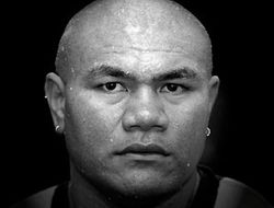 фото - Дэвид Туа: 19 марта против Деметриса Кинга