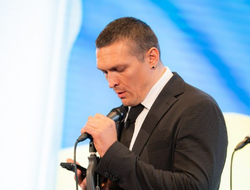 фото - «Просто уйди!» Усик назвал фаворита боя Дюбуа-Паркер и рассуждал о камбэке в крузервейт