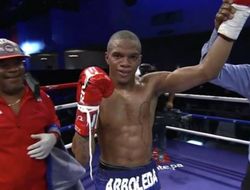 фото - Арболеда удосрочил экс-чемпиона, а Галеано — небитого проспекта: видео