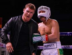 фото - Чавес-старший передал эстафетную палочку Канело? Де Ла Хойя в гневе