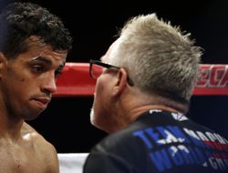 фото - Экс-чемпион Мачадо дебютировал в лёгком весе, быстро уничтожил Поросо