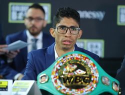 фото - Мексиканский чемпион мира ушёл от Оскара Де Ла Хойи к Элу Хэймону