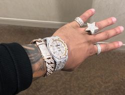 фото - Компания Беспутина, поздравление Кличко, рука Жервонты — соцсети