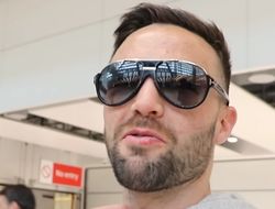 фото - Джош Тейлор вернулся домой с пустыми руками: потерял багаж и бахнул шампанского