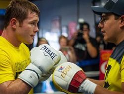 фото - Тренер Альвареса: За деньги будем драться хоть с Фьюри, хоть с Кличко