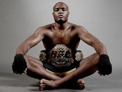 фото - UFC 198: Андерсон Силва дерётся с Юрайя Холлом