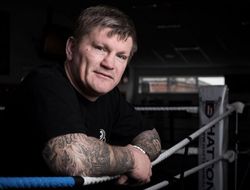 фото - Хэттон рассказал, почему Брук проиграет Головкину