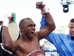 фото - Сакио Бика отбоксировал впервые с 2015-го, Фуэнтес влетел безвестному визави