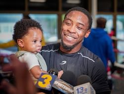 фото - «Проблема не в проваленном взвешивании». Интересная мысль о факапе Кишона Дэвиса