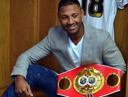 фото - Брук: Может, нам удастся убедить Мэйуэзера вновь выйти в ринг