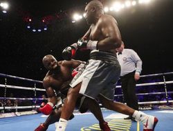 фото - Дерек Чисора — Карлос Такам: видео лучших моментов от vRINGe.com