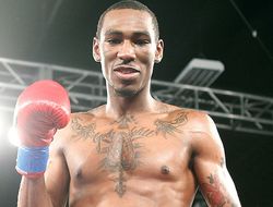 фото - Проспект Истер забил экс-чемпиона Мендеса