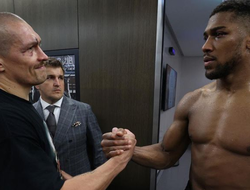 фото - Усик и Джошуа сфотографировались после боя — кадр дня