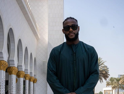 фото - Стерлинг планирует вернуться в марте. Интригует мегафайтом — вам понравится